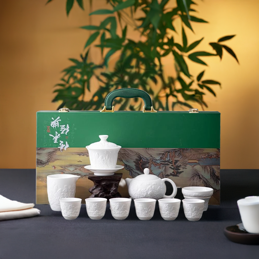 A Chinese-style set of high-end jadeite covered bowl tea sets